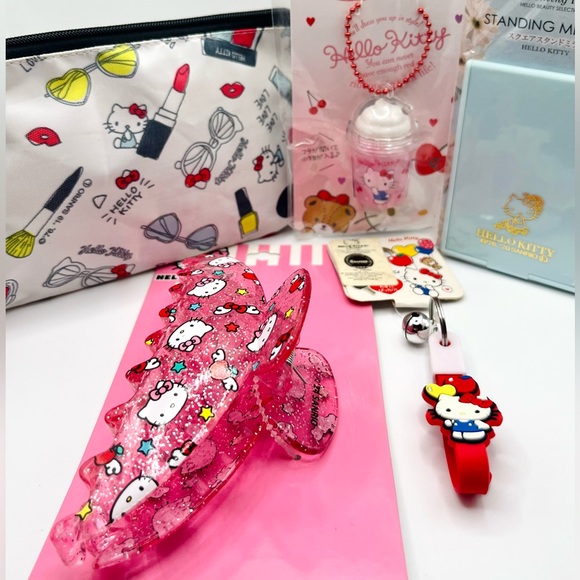 Hello Kitty Iconic Red Bundle - Picture 2 of 8